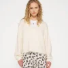 Cropped V-neck Sweater Knit