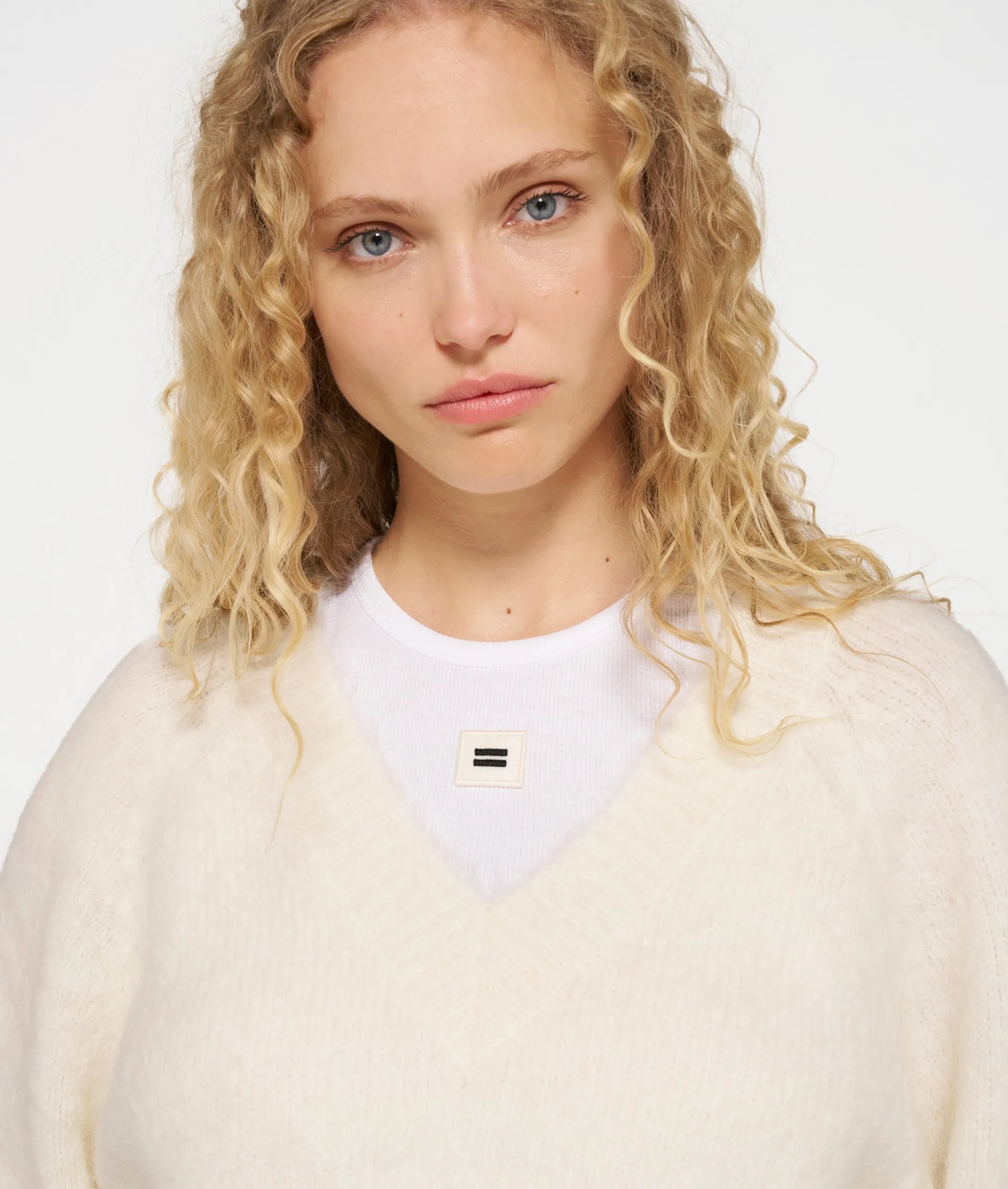 Cropped V-neck Sweater Knit