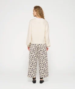 Cropped V-neck Sweater Knit