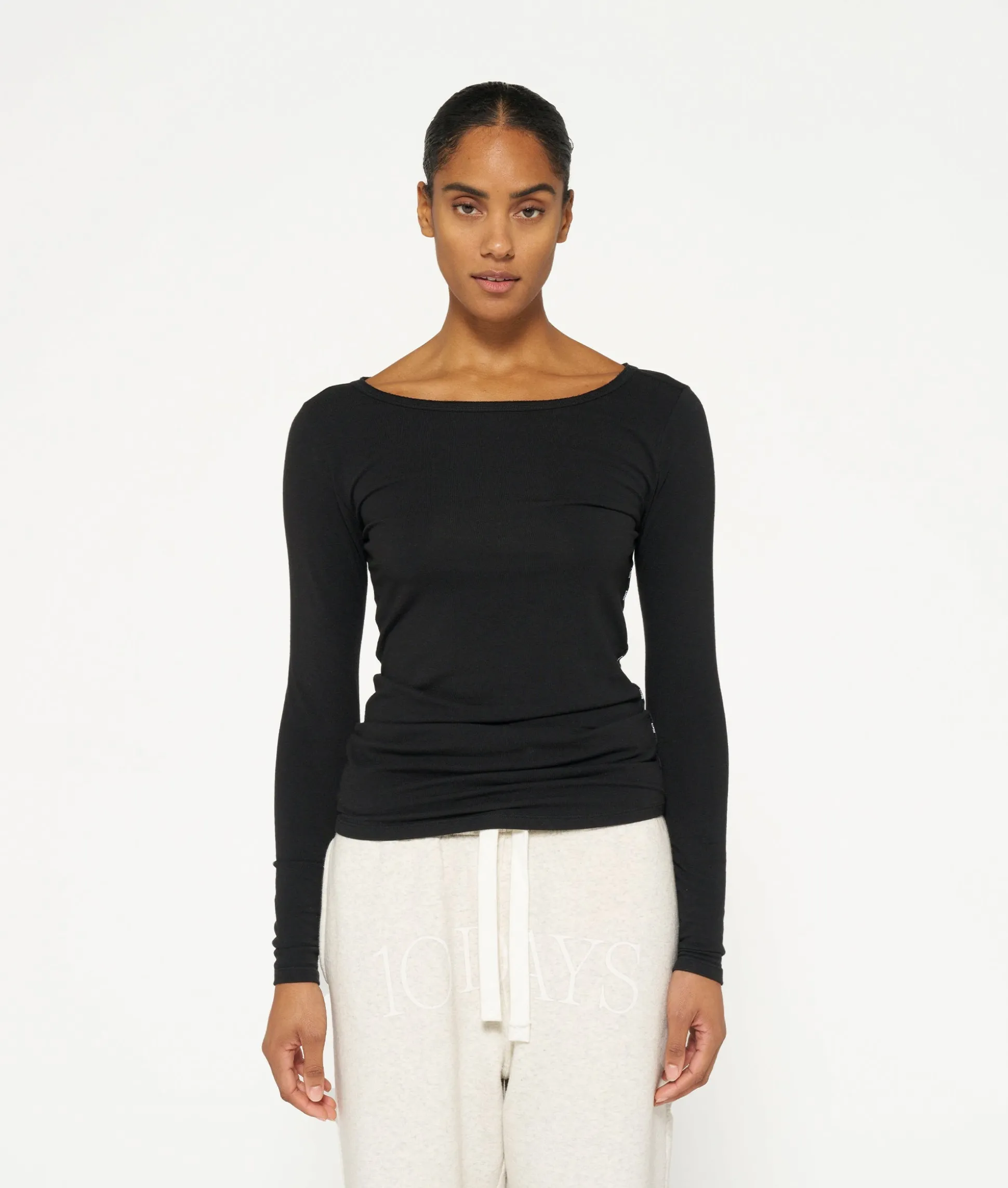 THE BOAT NECK TEE