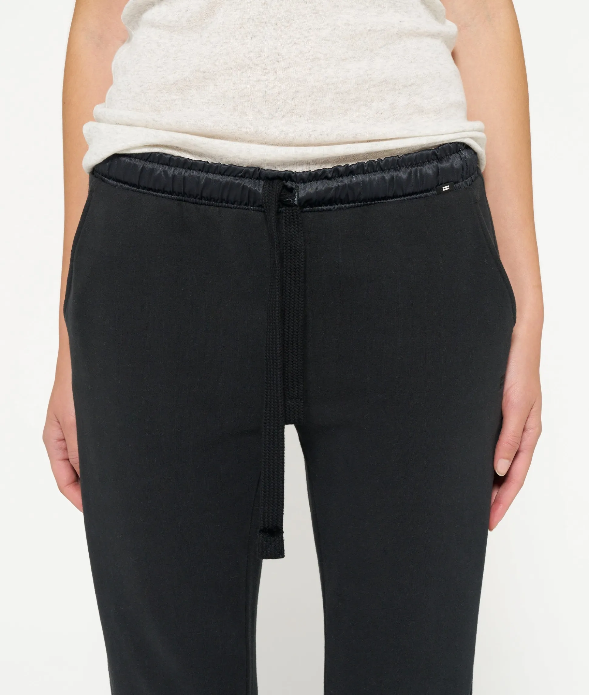 THE CROPPED JOGGER