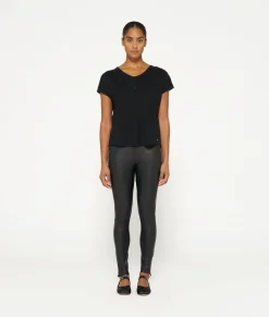THE V-NECK TEE