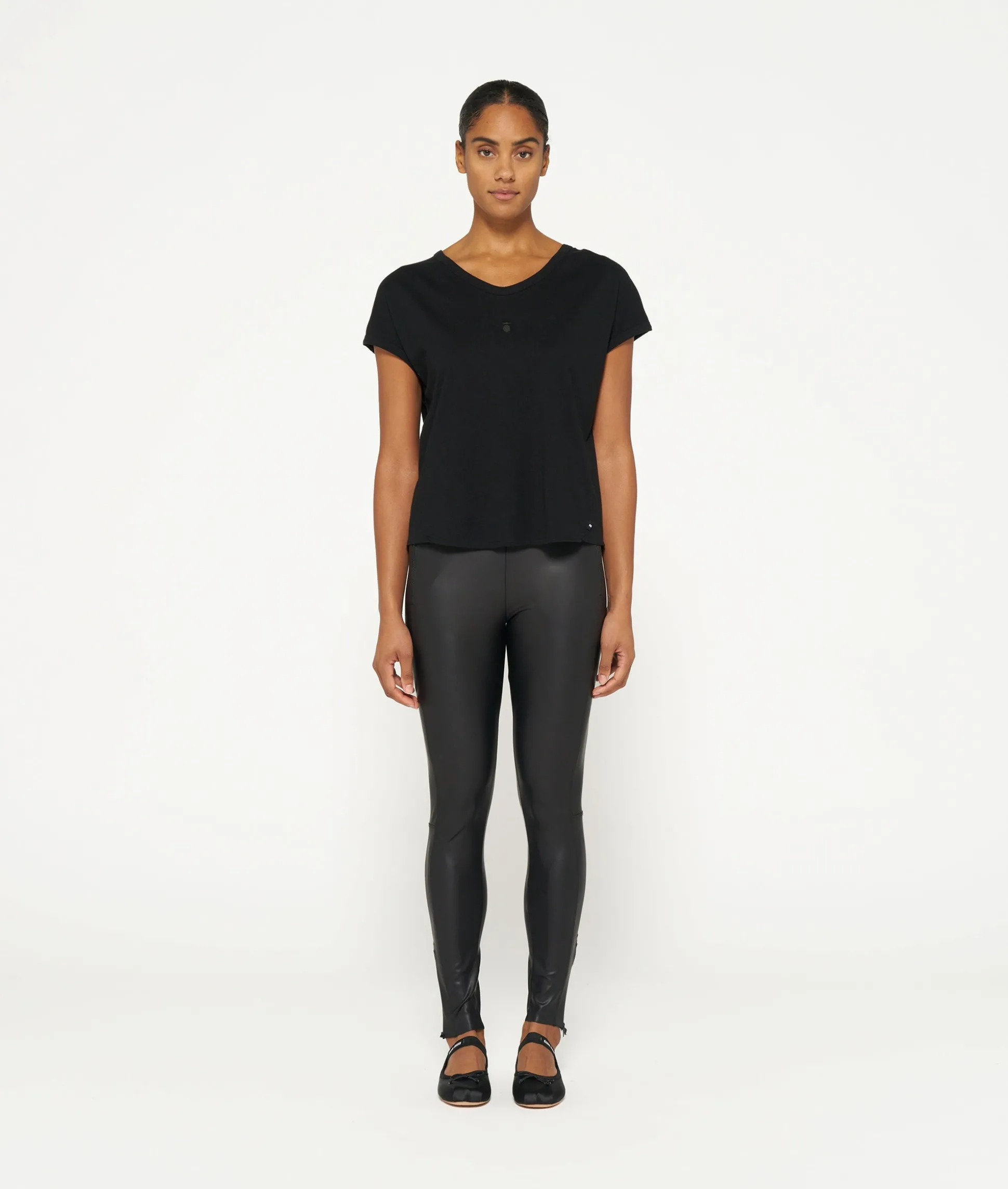 THE V-NECK TEE