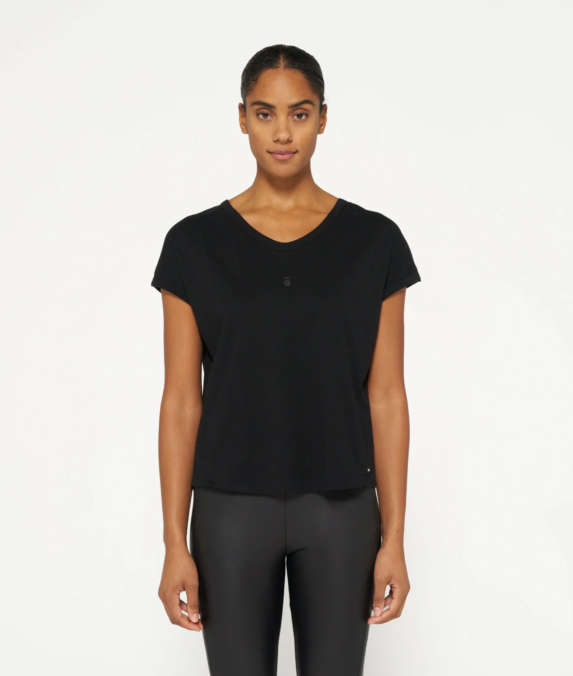 THE V-NECK TEE